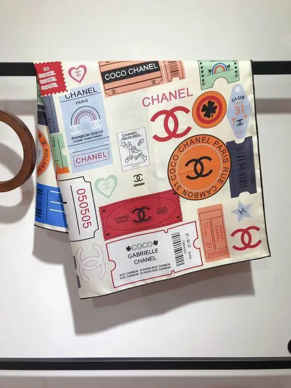 Chanel silk scarf 90X90cm E06 (19)